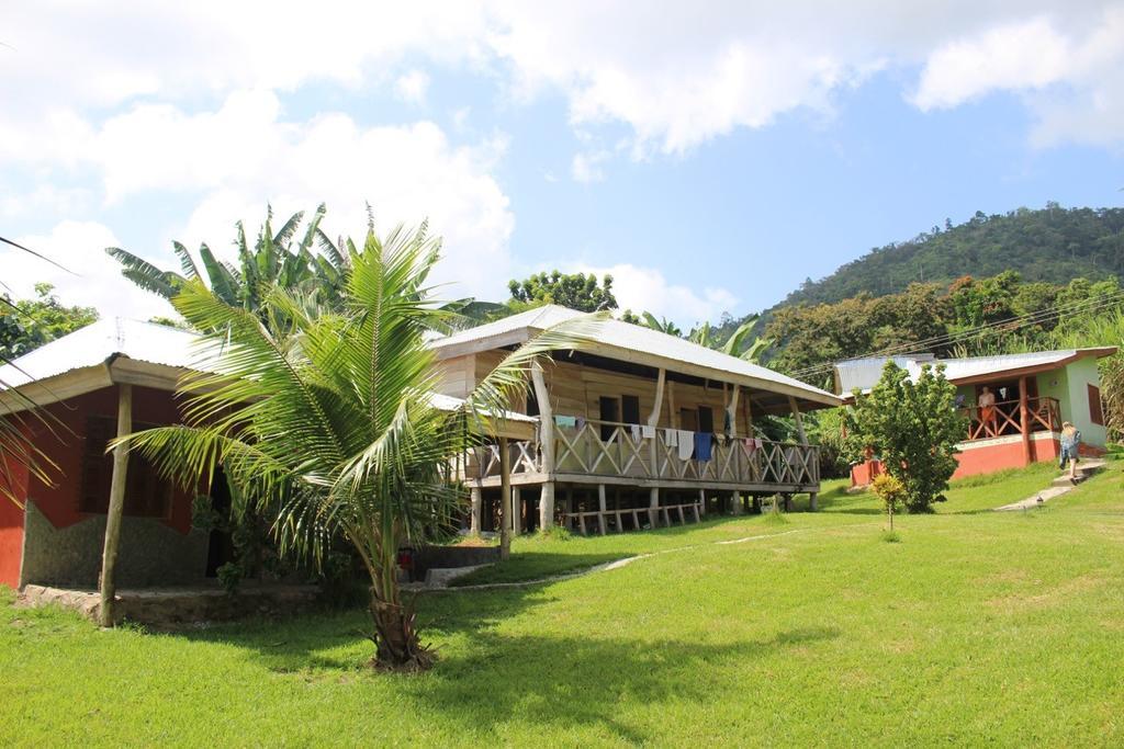 Cocoa Village Guesthouse Obo  Exterior photo